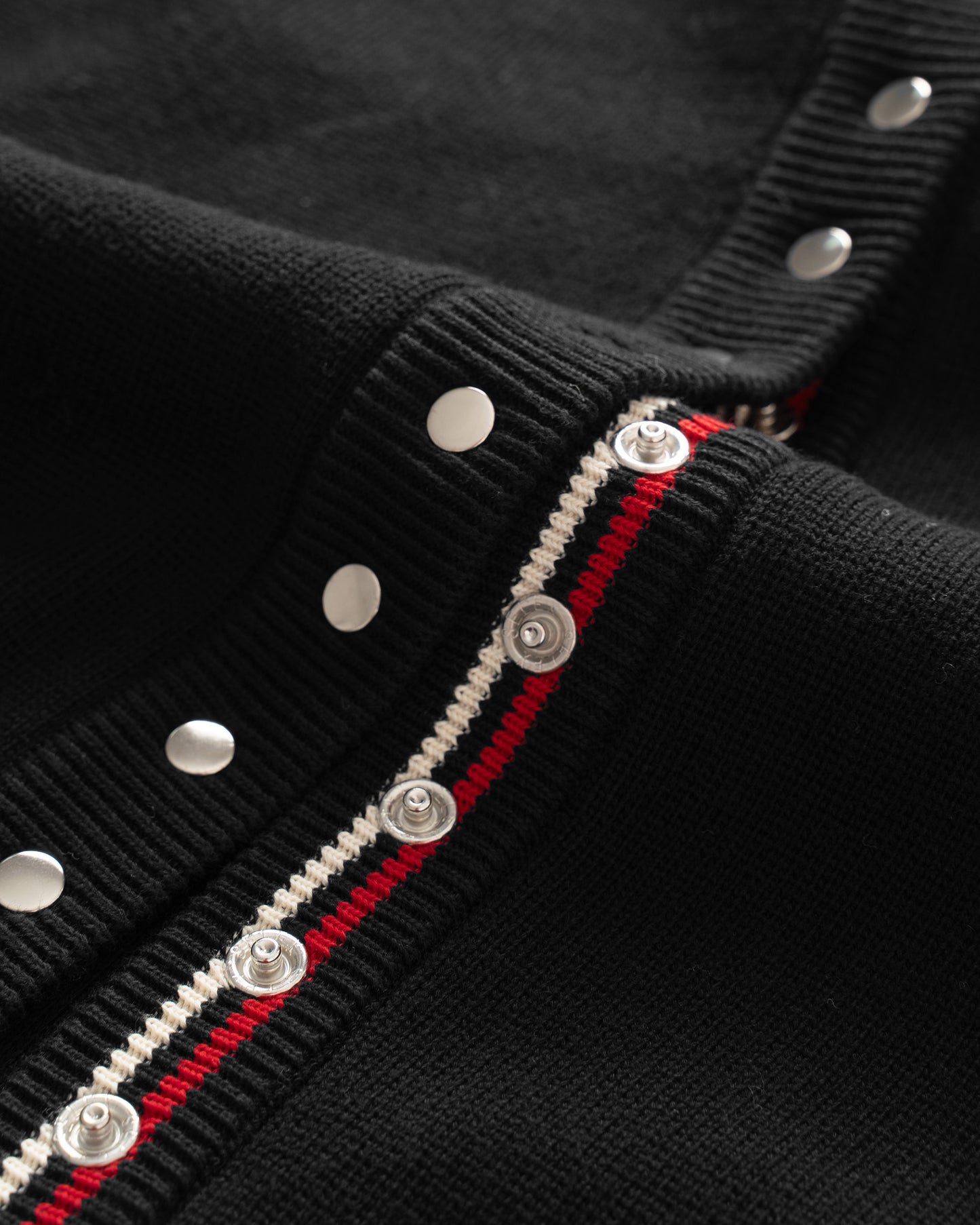 ATYS® TRICOLOR SNAP BUTTON CARDIGAN